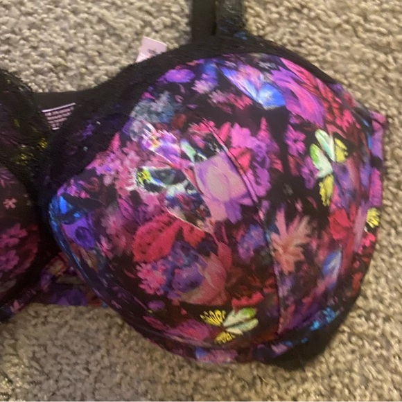 Victoria’s Secret Very Sexy Push Up Bra - Picture 2 of 6